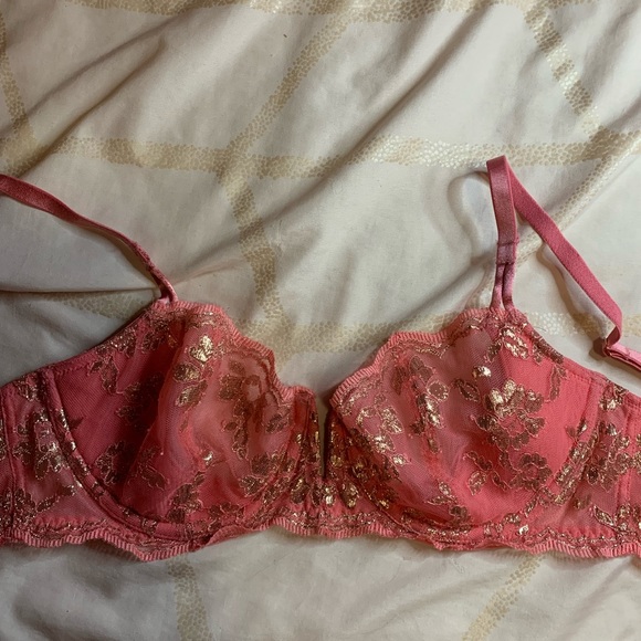 NWOT - Victoria Secret Dream Angels Unlined Lace Bra, Size 32D - Picture 4 of 5